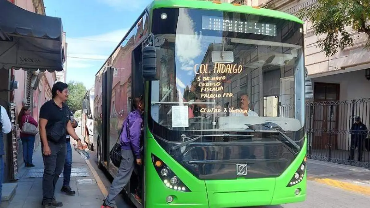 Transporte eléctrico circula en la ciudad de Durango